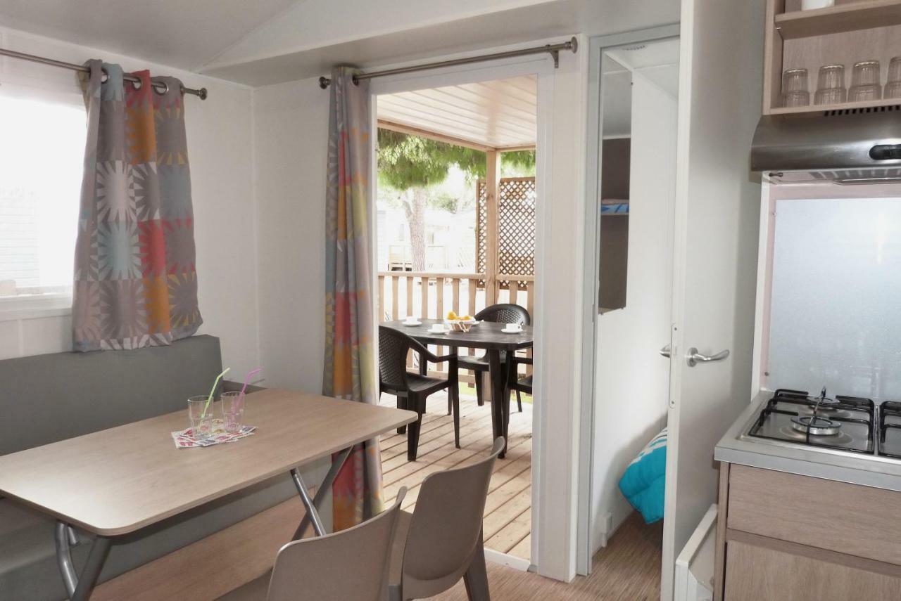 Camping La Bergerie Plage Hyères Rom bilde